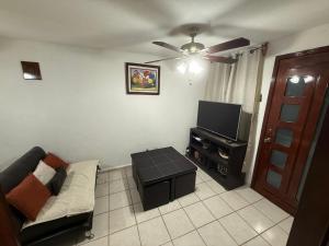 BONITA CASA 2 plantas al sur de León Gto