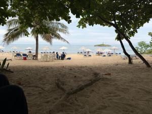 Paramount 3-Bedroom Apartment with Parking