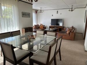 Gran Casa Familiar con Estacionamiento