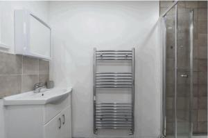 Gorgeous 2 Bedroom apartment