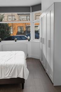 Gorgeous 2 Bedroom apartment