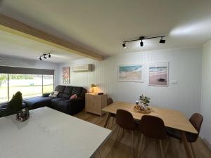 Antley House - Holiday home on the River Murray in Bowhill