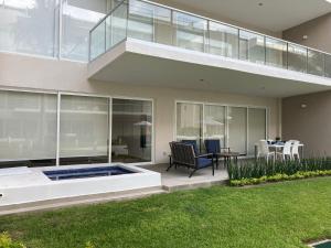 An incredible luxury apartment on the ground floor in Vidamar Residencial