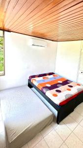 APARTAMENTO FAMILIAR MELGAR CON PISCINA ac