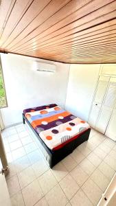 APARTAMENTO FAMILIAR MELGAR CON PISCINA ac