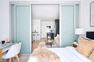 78-4B NEW Quality 1br W&D in unit SKYLIGHTS