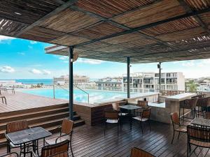 Marea Studio with Rooftop and Pool