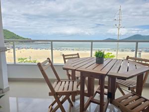 APT 401 Frente Mar Roda Gigante 3 quartos