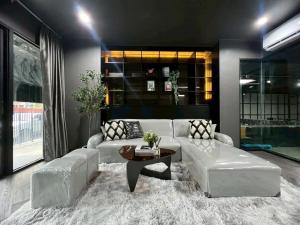 พลูวิลล่าติดซีคอน ตลาดรถไฟศรีนครินทร์ และรถไฟฟ้า