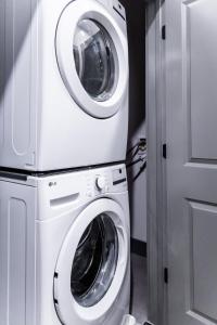 Luxurious and Spacious Apt with Parking 20 min to NYC