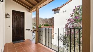 LV366 3BR Desert Villa with Views & 2 Primary Suites