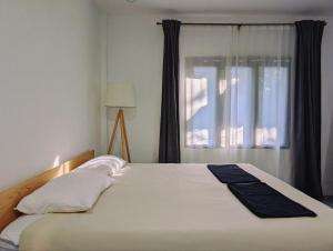 Ban tai Comfort: 2 Large Bedroom & Spacious Living