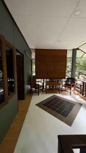 Ban tai Comfort: 2 Large Bedroom & Spacious Living