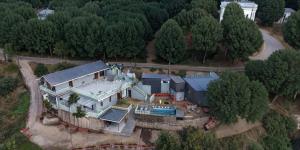 Kasauli Cabin I Villa with Pool and Live Barbeque