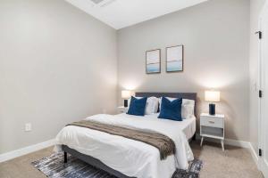 CozySuites Modern 1BR OTR District #03