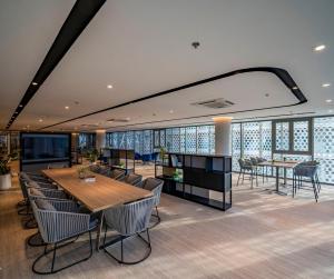 THE SONG - Seaview Apartment - Free Pool & Near Beach