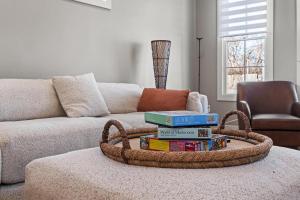 Luxurious Downtown Escape W Cinema & City Views