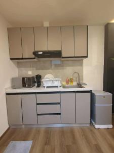 Cozy Modern Baguio Condo, Megatower VII with Balcony