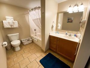 302 Blue Heron 2 BR 2 BA Marina View Condo Harbourgate Resort & Marina