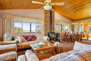 Breathtaking Cabin Backing the National Forest