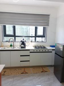 New Luxury One Bedroom in Kileleshwa - Pool, Gym, Views