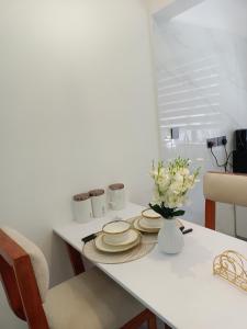 Modern Luxury 1-Bedroom Apartment in Kileleshwa with Pool & Gym