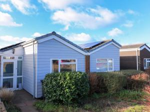 Awalek, Cumber Close