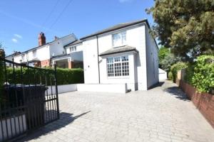 Barwick Retreat Luxury 4 Bed Detached Home Hot Tub Garden Bar