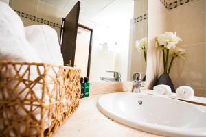 Hotels Aeroport Hotel - Parc Expo : photos des chambres