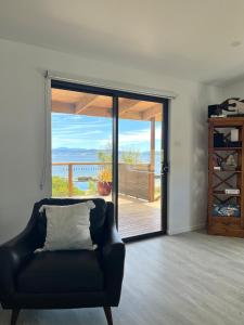 Beachcomber-Bruny Island Beachfront Water Views