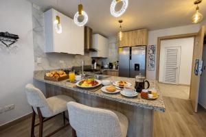 Luxe 2BR at The Beach w Private Artificial Beach