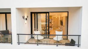 Luxe 2BR at The Beach w Private Artificial Beach