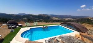 Casa de la luz-Finca la sierra Alojamiento de 4 estrellas completo en el corazón del Geoparque de 6 a 12 personas