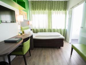 Basic Apartment (1 Person) room in Bonnox Boardinghouse & Hotel