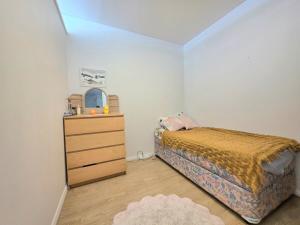 Modern 2BR Apt Metro Access Near Macquarie Uni