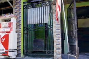 OYO Life 93061 Kost Vicky Syariah