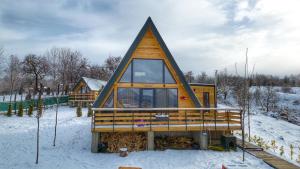 A-Frame Cabin with Private Hot Tub & Mountain View - Ideal for Families