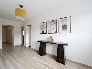 Maison neuve de 4 chambres, calme et lumineuse, en centre-ville