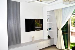 Roma Stays - Sunset 4BR Exquisite Apartment with Pool in Shanzu