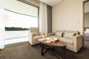 Hidden Cliff Hotel and Nature