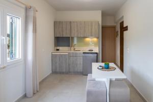 Ippocrates Hotel Apartments & Restaurant