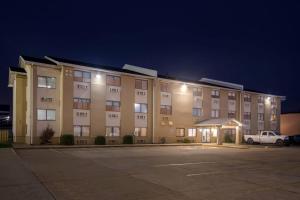 Super 8 by Wyndham Evansville East