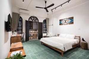 Herbalife Big Balcony Building near Old Quarter