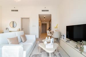 Charming Studio next 5 min walk to Formula 1, Golf Course, and Yas Water World