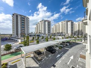 Charming Studio next 5 min walk to Formula 1, Golf Course, and Yas Water World