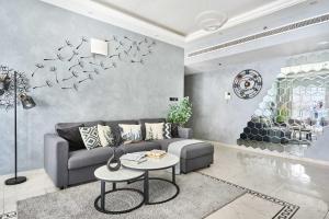 Frank Porter - Opal Tower