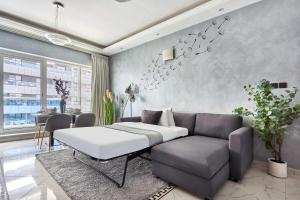 Frank Porter - Opal Tower