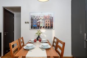 Lumina airy apartment with balcony