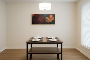 Majestic 2BR home in Houston with BBQ, Gym& Pool