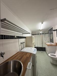 Budds Beach Apartments